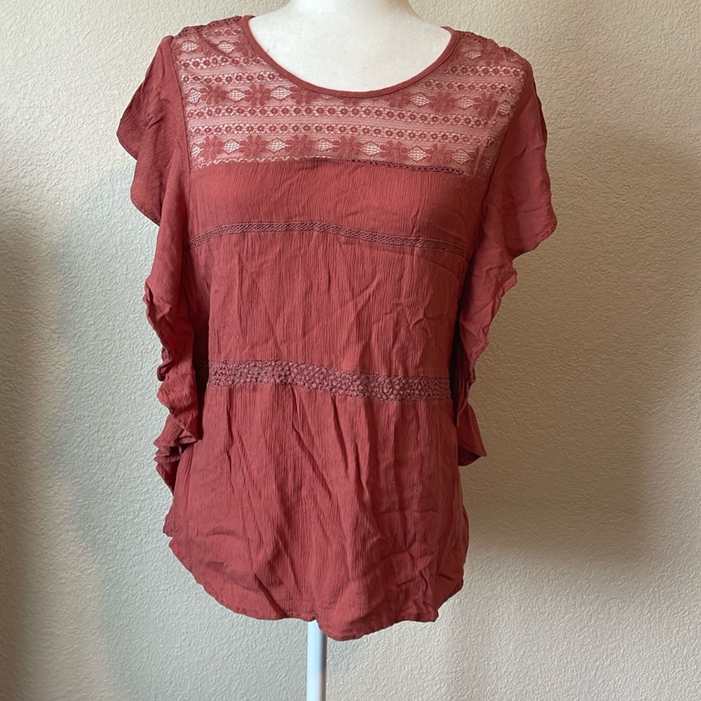 Flutter sleeve blouse